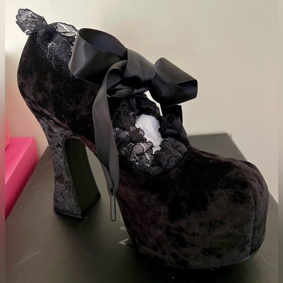 NIB Dolls Kill Widow Nocturnal Garden Platform Mary Janes in Black Velvet & Lace - Picture 1 of 16
